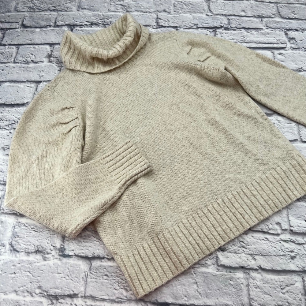 Cabi Tuck Turtleneck Sweater Cream Oatmeal Pleated Puff Shoulder Mens Size M